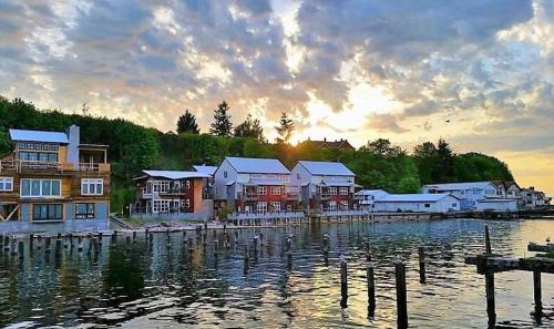 Langley Resort | BOATYARRD Inn # 9