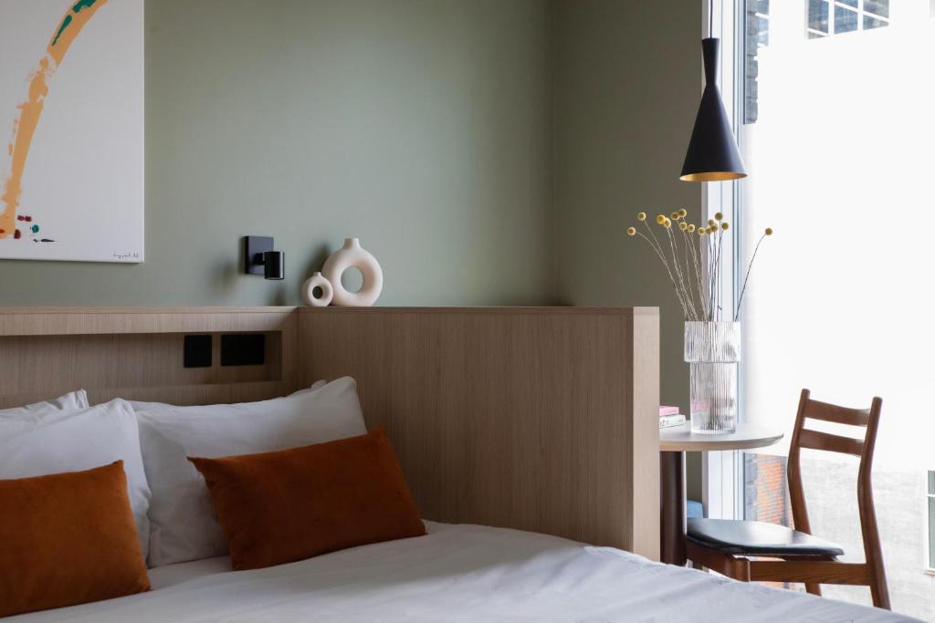 Tower Hill Apartment | Bob W London Tower Hill - Studios