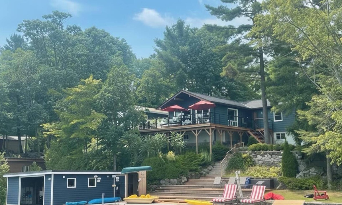 Bobcaygeon Cottage | Bobcaygeon Waterfront + Pool + Hot Tub + Dock +BBQ