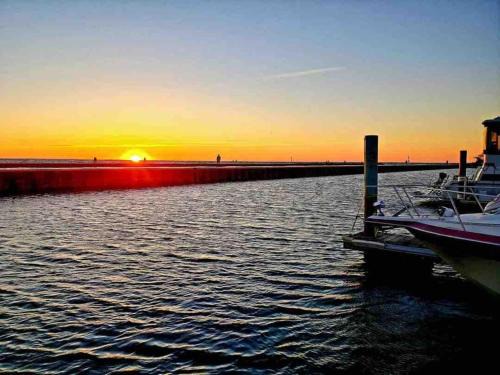 St. Catharines House | Bobs Yer Uncle in Port Dalhousie