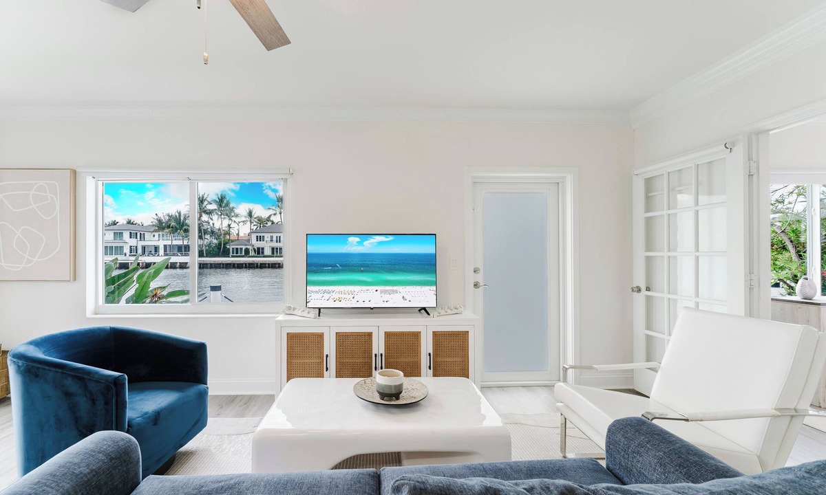 Boca Raton Condo | Boca Waterfront Getaway - Pool, Hot Tub, Gym & Views