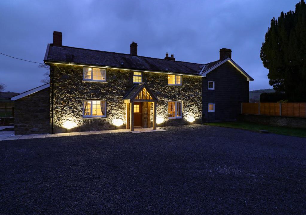 Trefeglwys House | Bodaioch Cottage