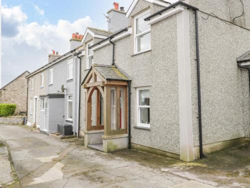 Llanerchymedd House | Bodfan Peniel