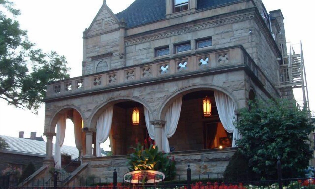 Mexican War Streets Bed & Breakfast | Boggs Mansion