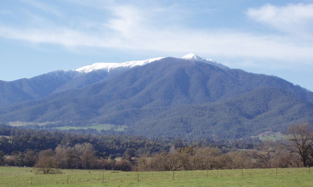 Tawonga House | Bogong View .> 3 Bedrooms, 2 Bathrooms