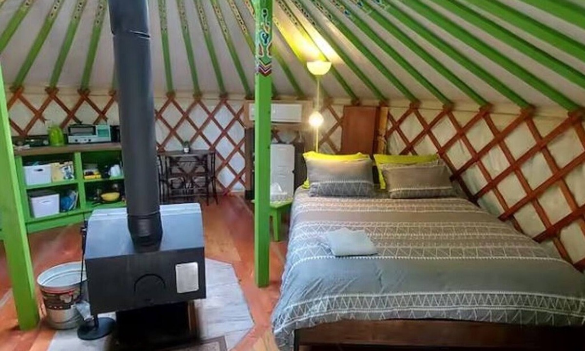 Mandeville RV Rental | Bohémienne des Yourtes du petit ruisseau avec spa