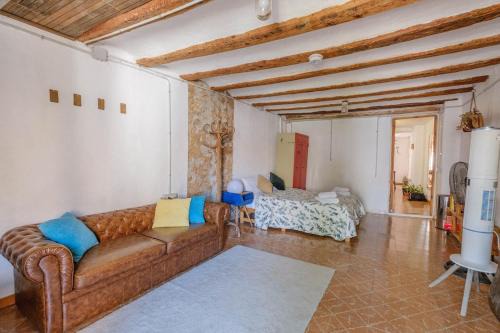 Aldover Apartment | Bohemian apartment with internal balcony