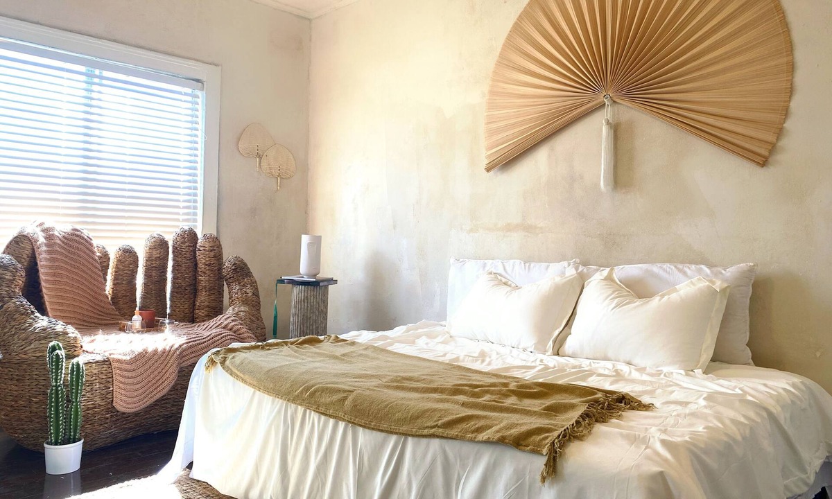 Westlake Apartment | Bohemian Oasis 4 Minutes from Downtown LA