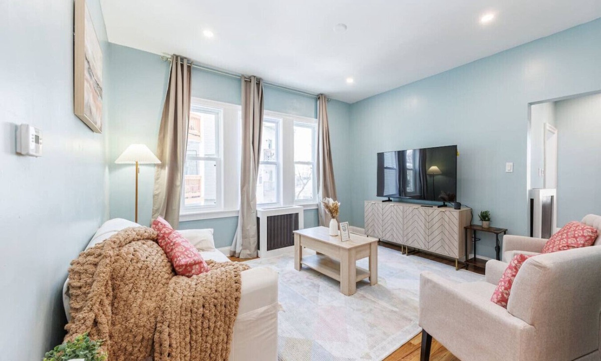 Upham's Corner Apartment | Bohemian Paradise | Easy Access to All of Boston