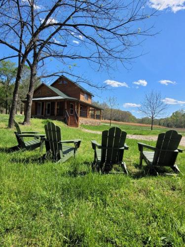 Davisville Ski Chalet | Bohío Retreat - Cabin and Creek View on 42 Acres