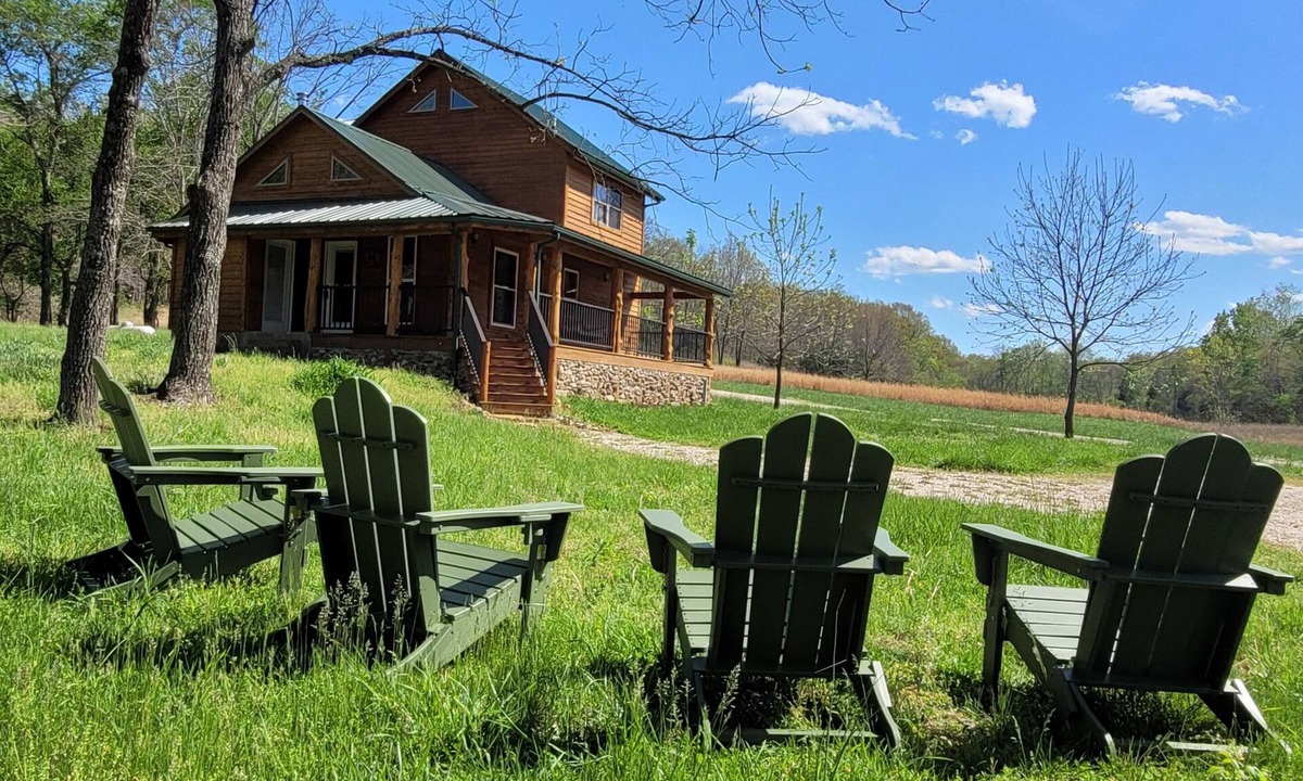 Davisville Cabin | Bohío Retreat - Cabin and Creek View on 42 Acres