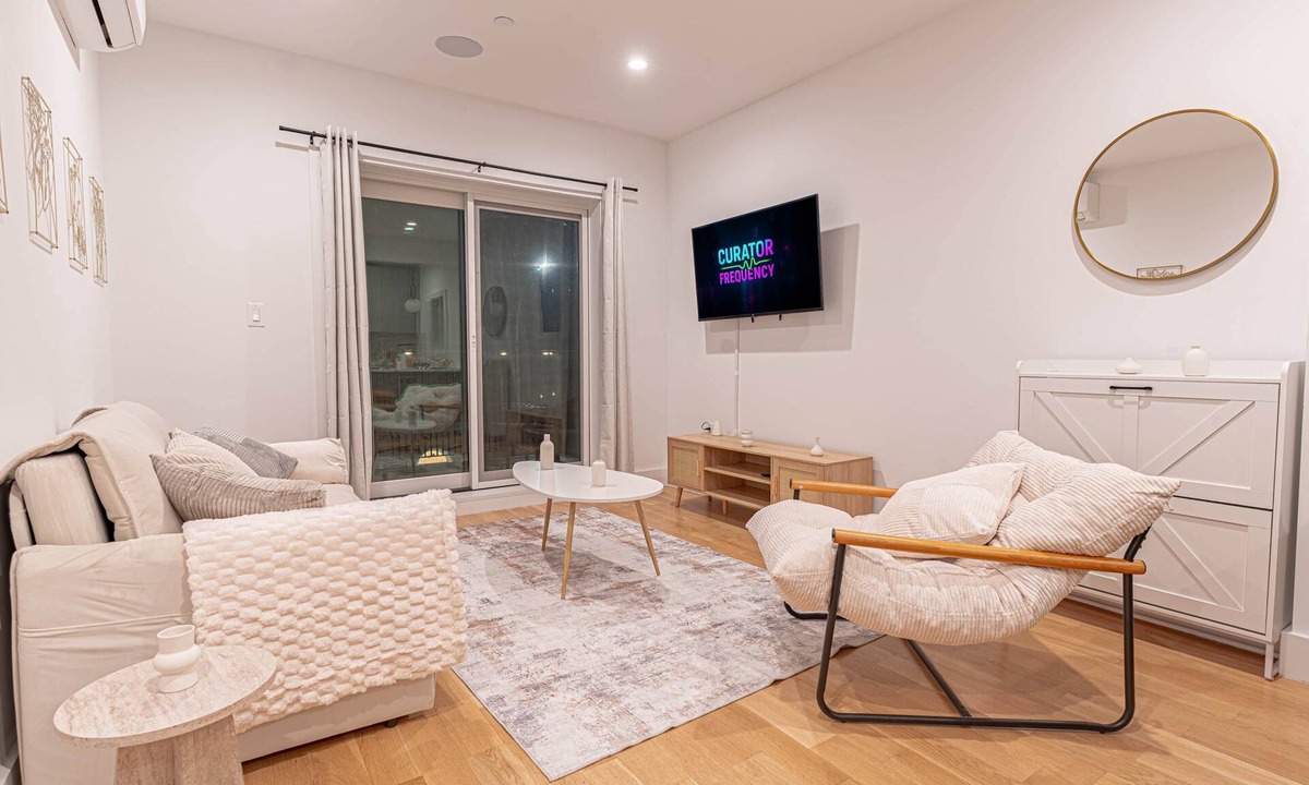 Bushwick Apartment | Boho 1bd w/Balcony Bushwick Hideaway