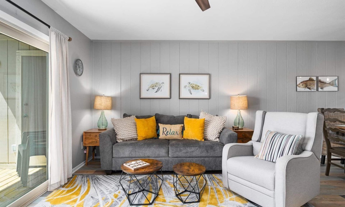 Harbor Oaks Condo | BoHo by the Bay | Pet Friendly + Boat Slip