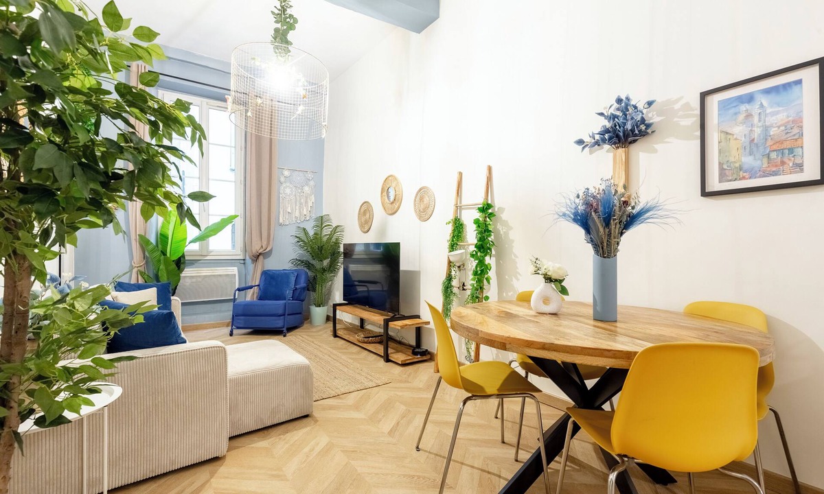 Carabacel Apartment | Boho Chic Apartment in Old Town