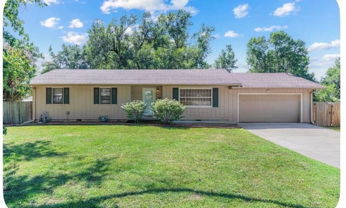 Joplin House | Boho Cottage 3 Bed 2 Bath Home Close to Hospital