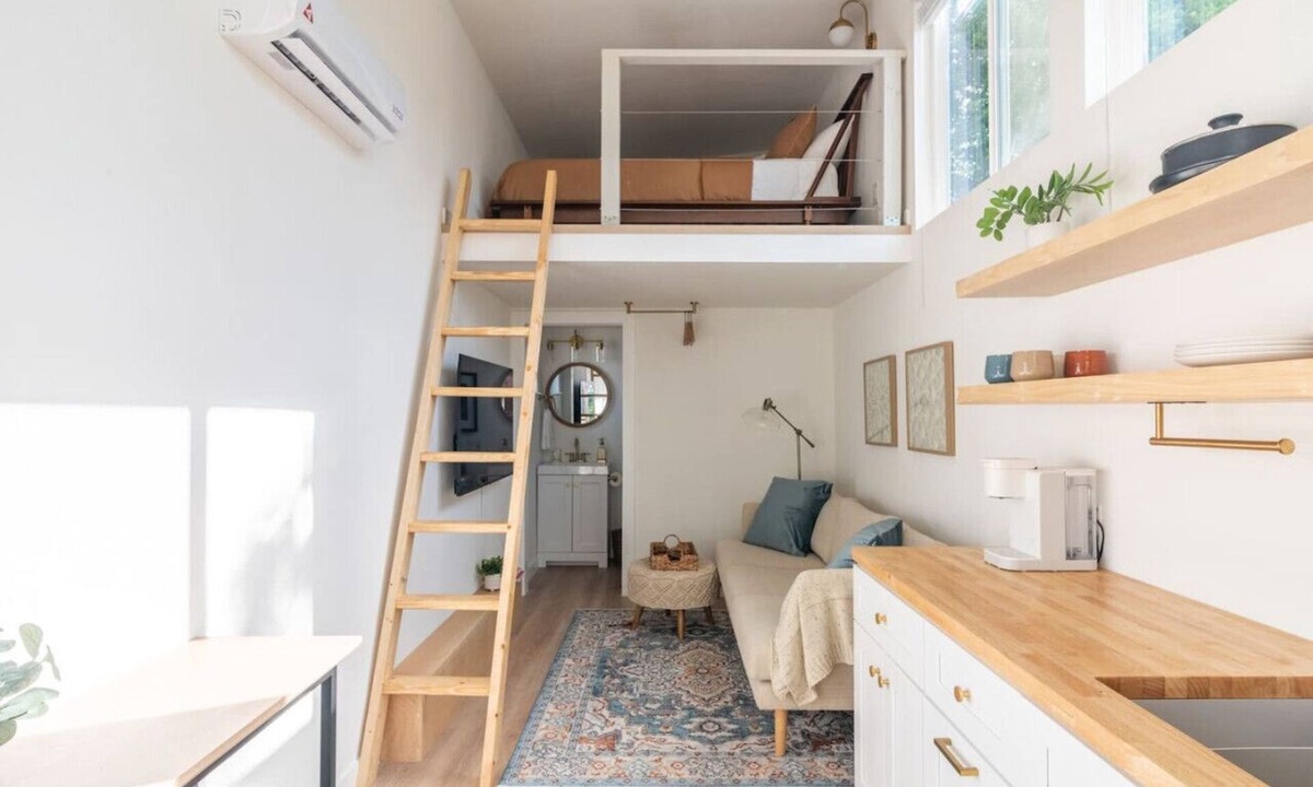 Holly House | BoHo Tiny Home - Walkable to East Austin’s Best!