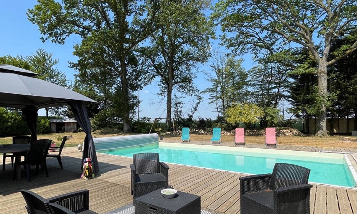Grandvilliers House | Boiklo - Maison de Campagne Avec Piscine Chauffée/billard/jacuzzi - 9 Personnes