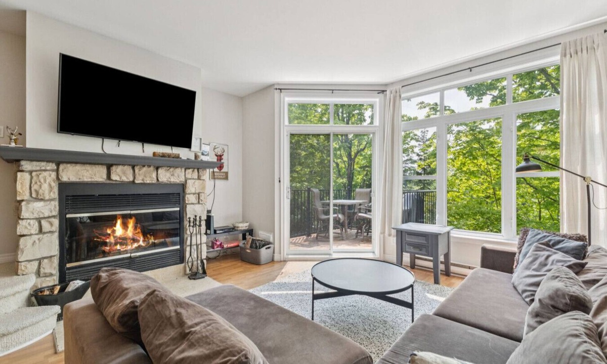 Mont-Tremblant House | Boisé 4-Story Ski-In/Ski-Out w/Sauna