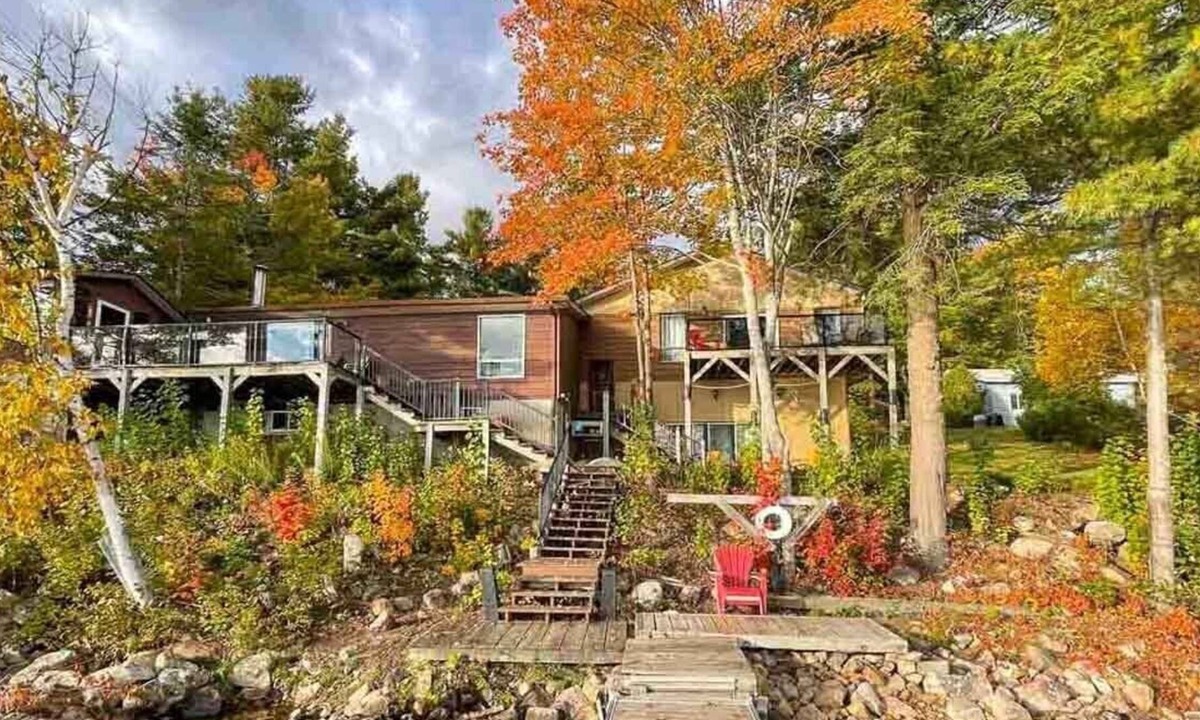 Cloyne Cottage | Bon Echo Escape - Four Bedroom Cottage, Sleeps 10