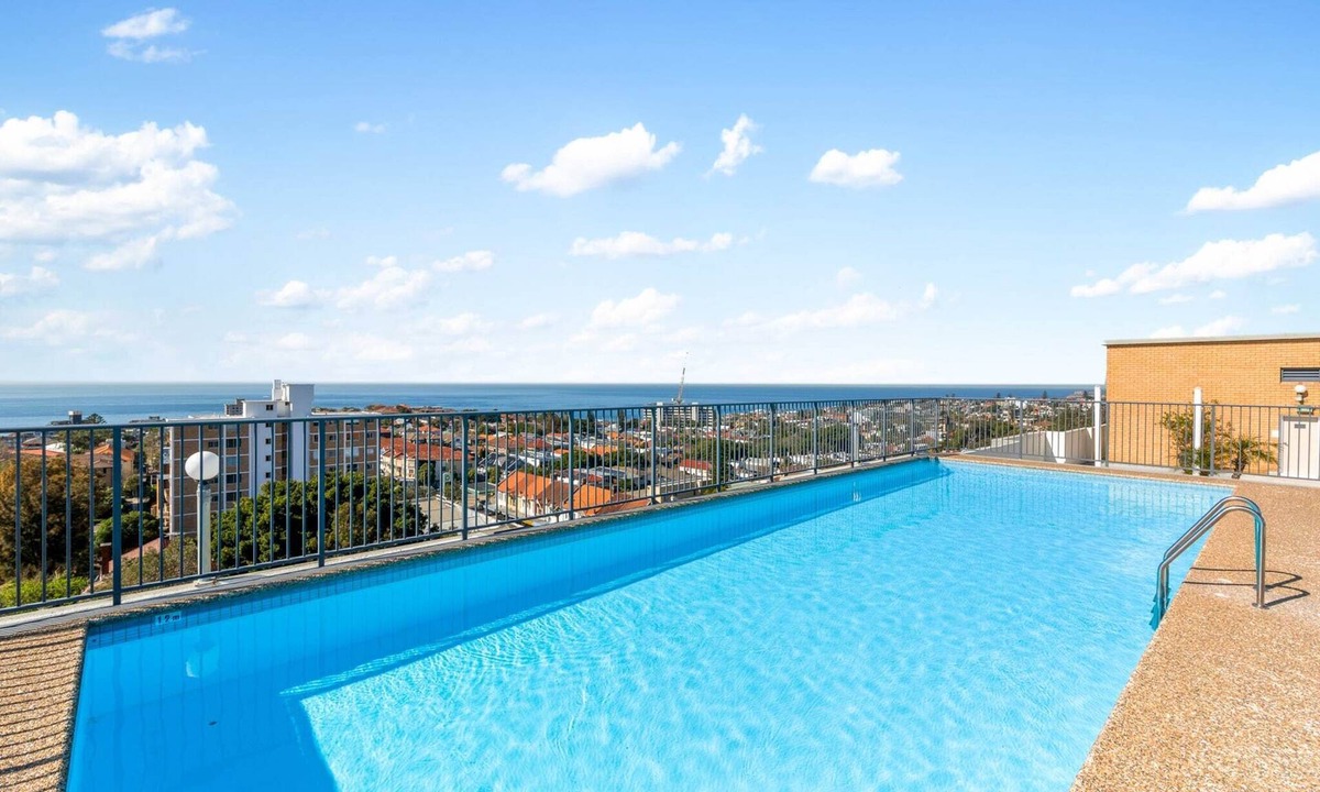 Bondi Apartment | Bondi Studio Apartment with Pool & Rooftop Views