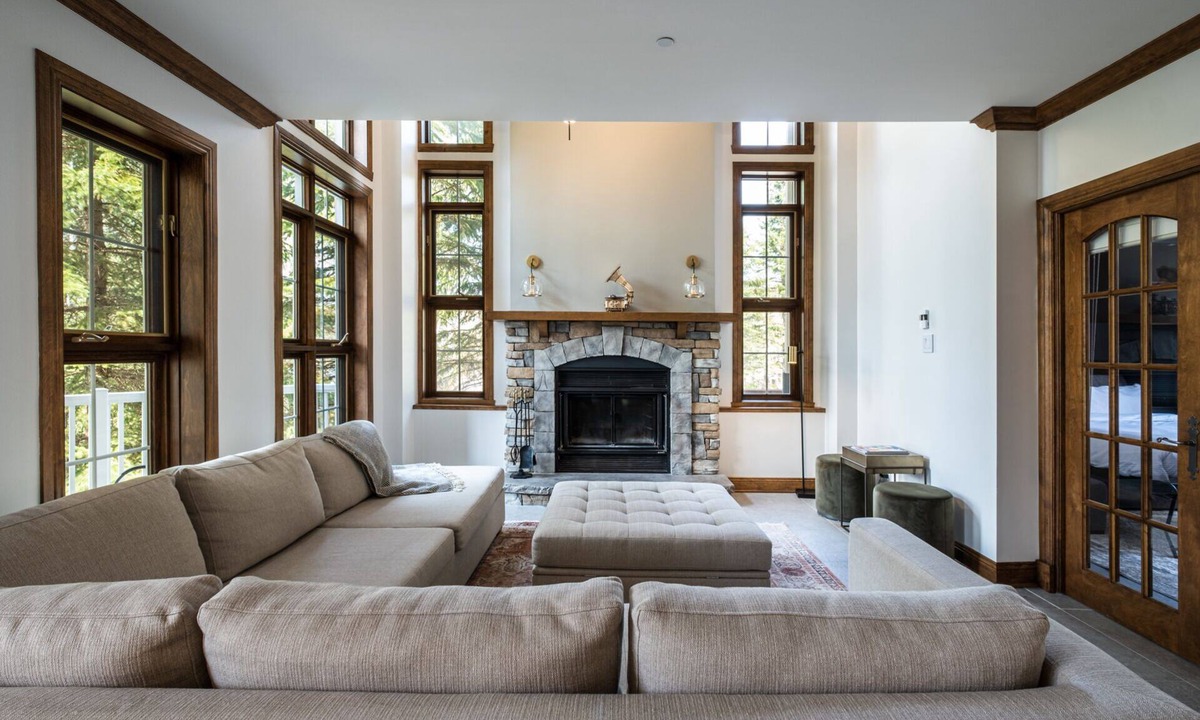 Mont-Tremblant Pedestrian Village Condo | Bondurant Tremblant | Ski Village Center, Shops & Renovated Condo + Hot Tub