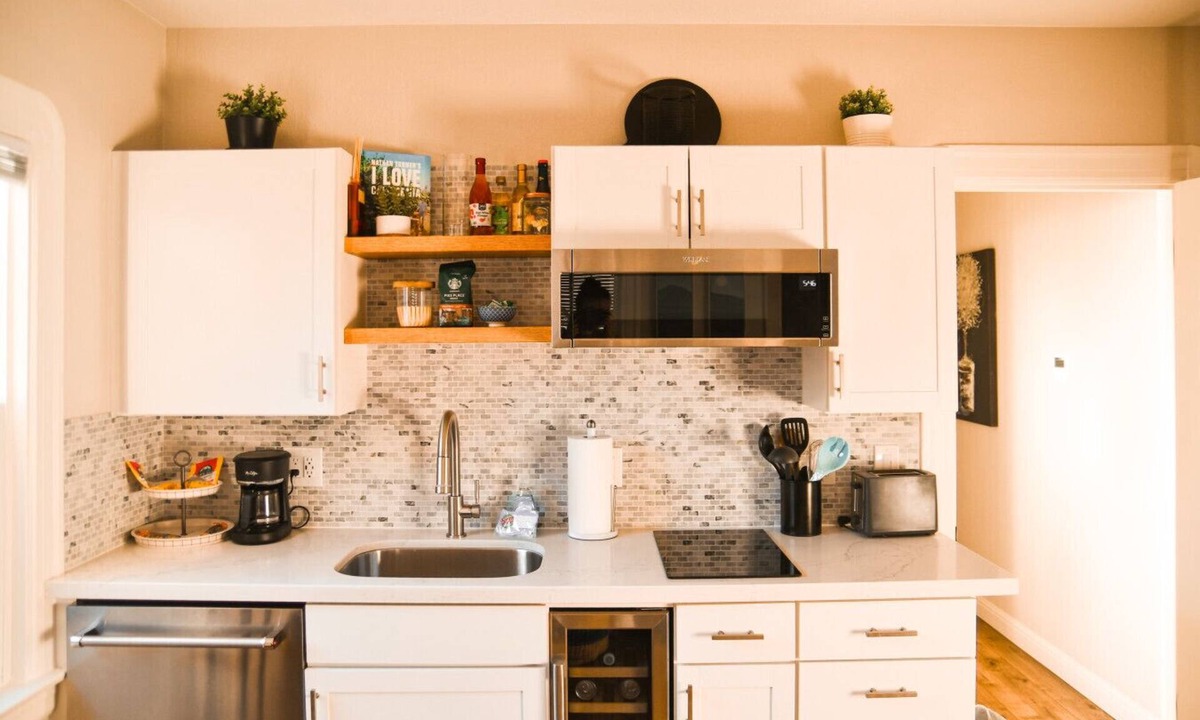 Concord Apartment | Bonifacio Suite | Entire Apartment