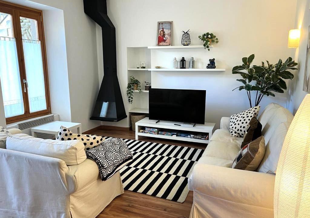 Err Apartment | Bonita Planta baja en Err con wifi