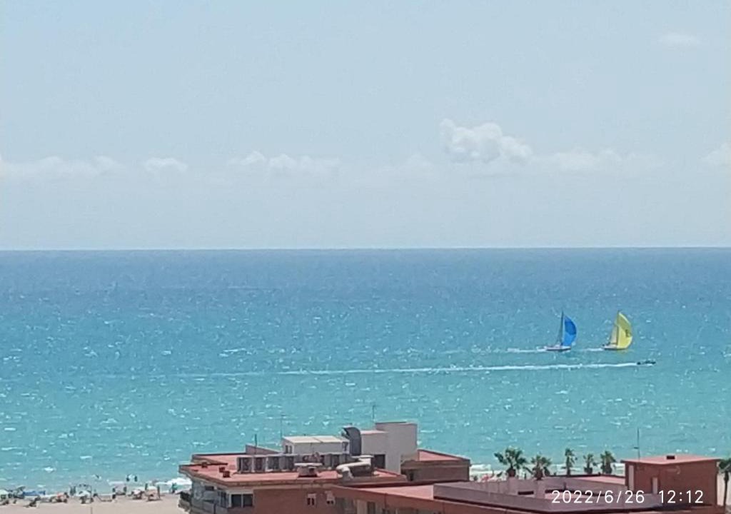 Canet de Berenguer Apartment | Bonito apartamento con piscina cerca de la playa.