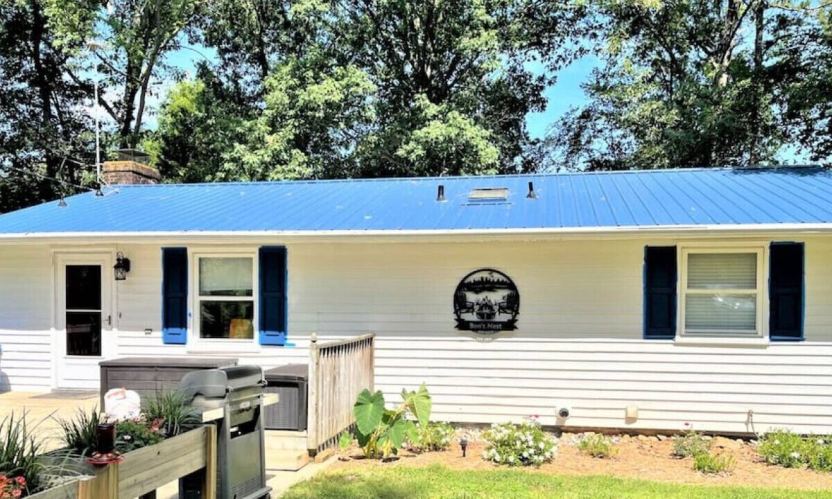 Leasburg House | Boo's Nest on Hyco Lake - Less than 5 min from the marina!