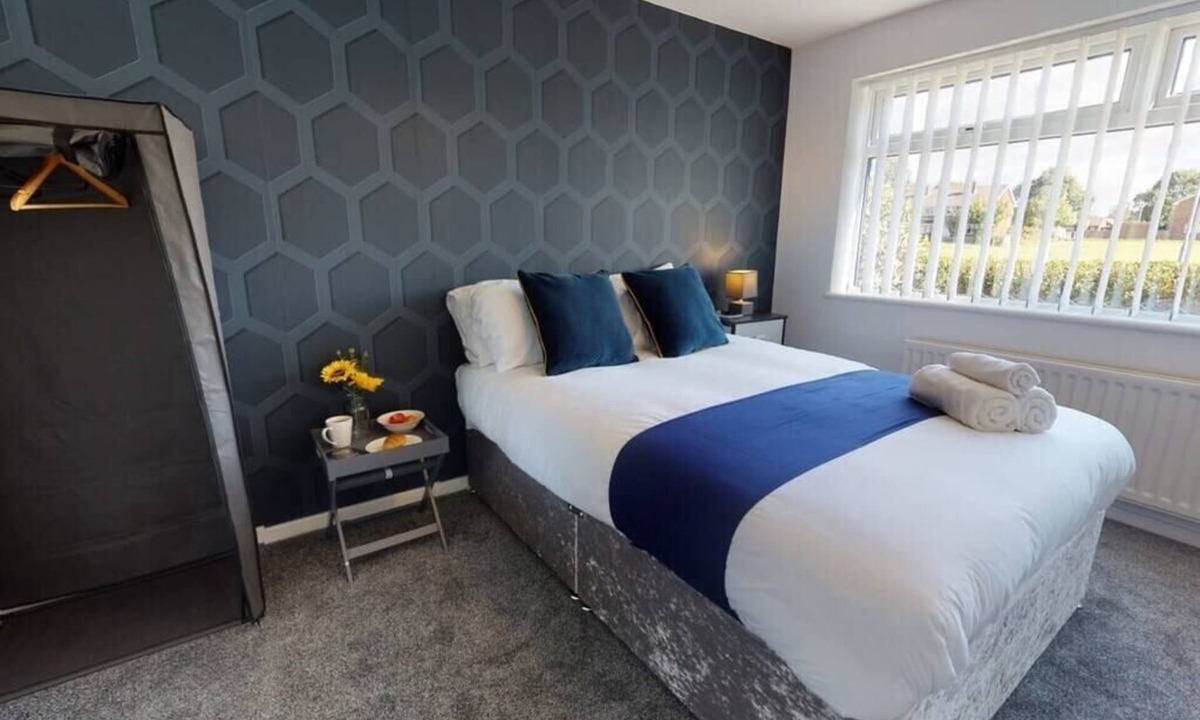 Middlesbrough House | Book Direct 10% Off > Flexley House 4 Br Workstays