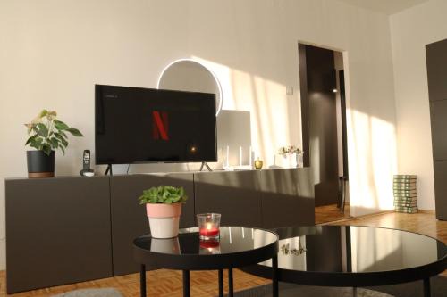 Novi Zagreb Apartment | "Book Me" Apartment - Zagreb - Free Public Parking in Front