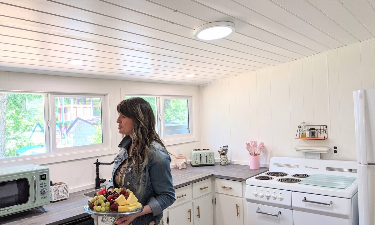 Winnipeg Beach Cabin | Book now! Space is limited!