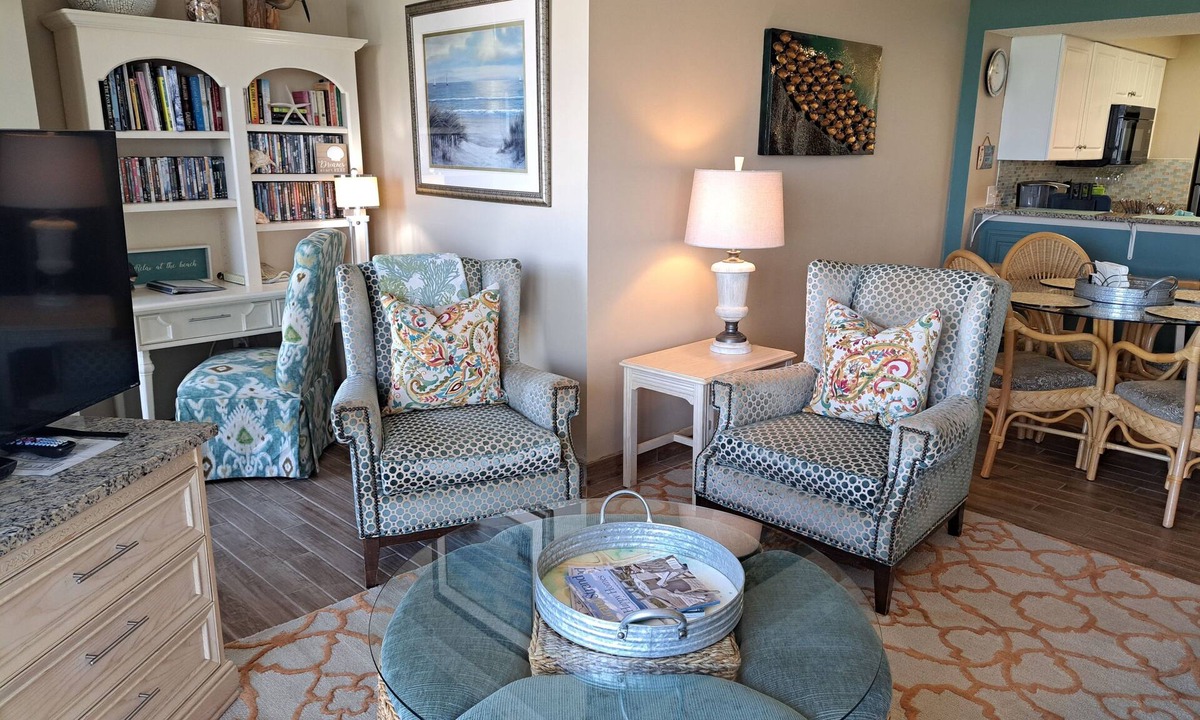 Myrtle Beach Condo | Book your 2026 beach vacation ☆ Our 15th year on Vrbo! ♡ Prime area 77th Ave N