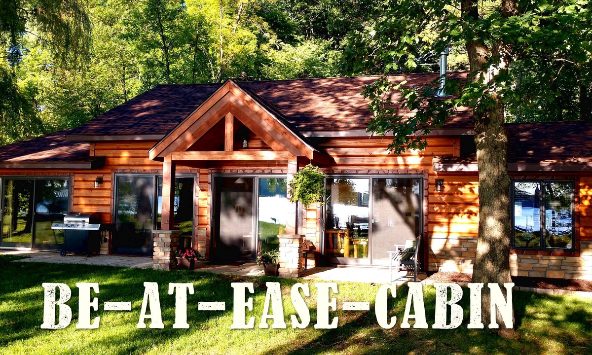 Luck Cabin | BOOKING AUGUST 2026 -Northwoods Upscale Charming Lakefrt Bone Lk-4 Bedrm-Game Rm
