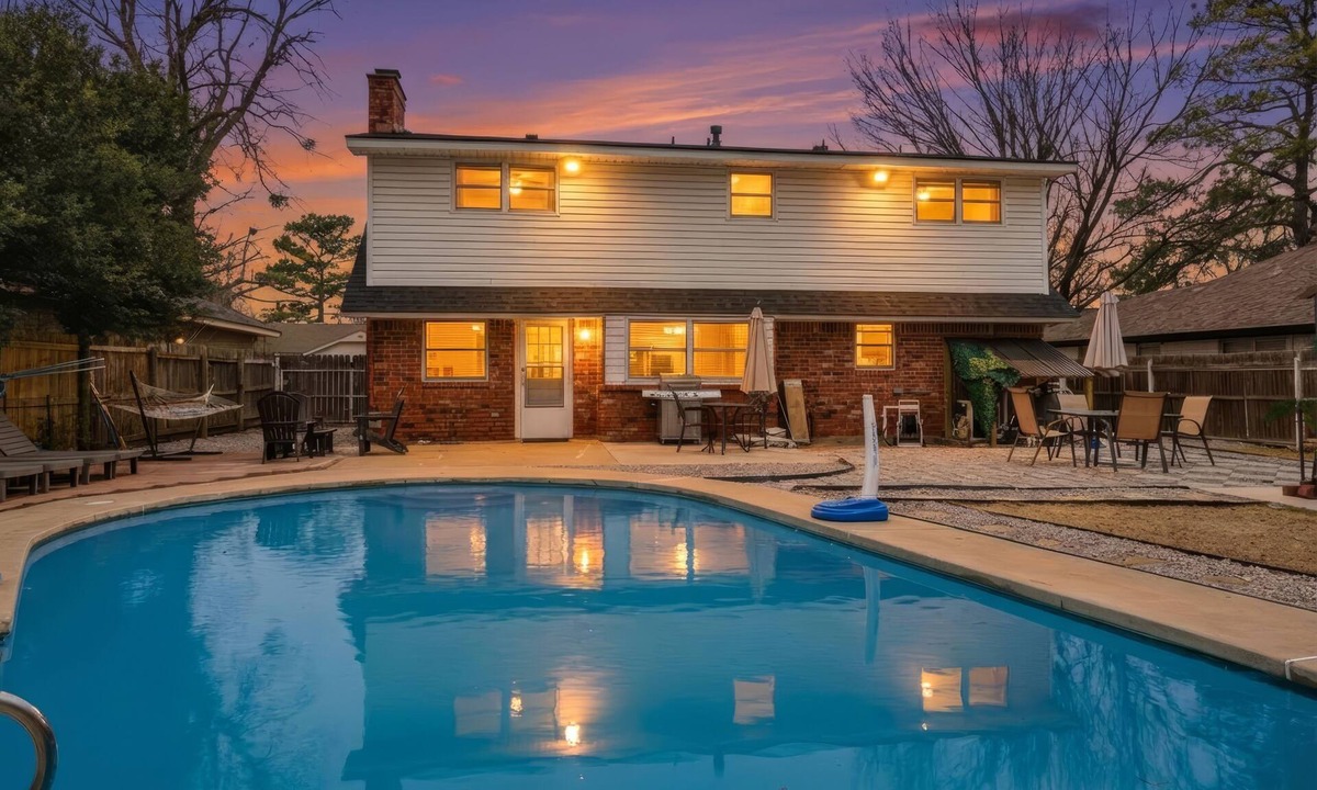 Norman House | Boomer Sooner Retreat Heated Pool 5 Mins to OU