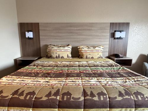 Neosho Hotel | Booneslick Lodge - Neosho