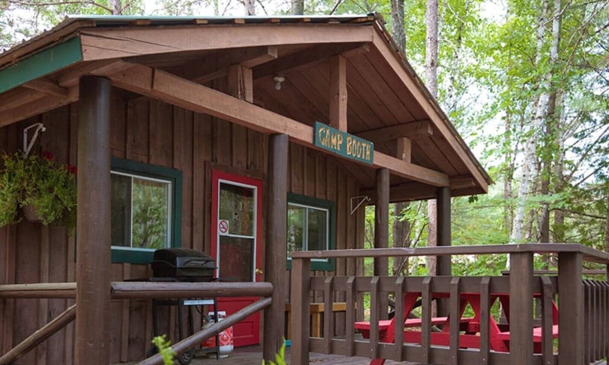 Eau Claire Cottage | Booth Cottage