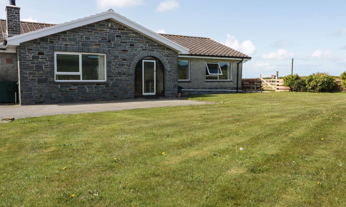 Boscastle Cottage | BOSCASTLE VIEW, pet friendly, with open fire in Boscastle