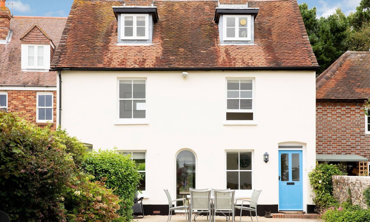 Bosham House | Bosham Getaway in Relaxed Seafront Luxury