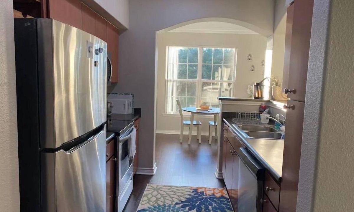 Braintree House | Boston Area, Beautiful Sunsets & Free Parking