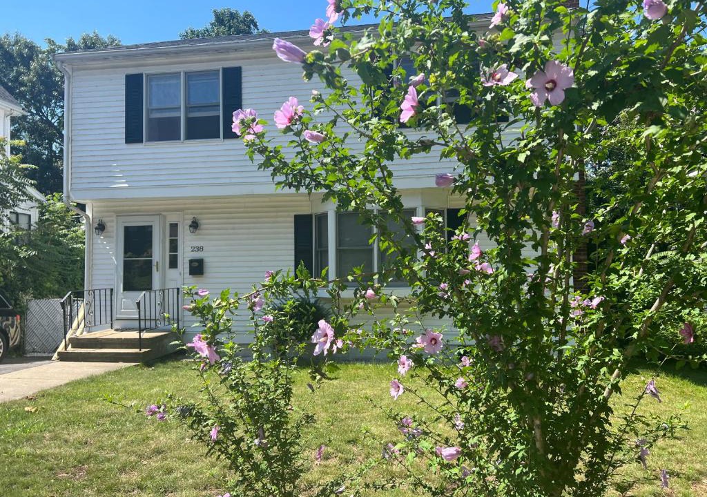 West Roxbury House | Boston Single Family House - Super Quiet and Private