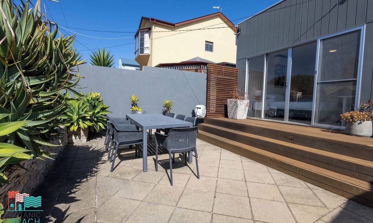 Warrnambool House | Botanic Beach