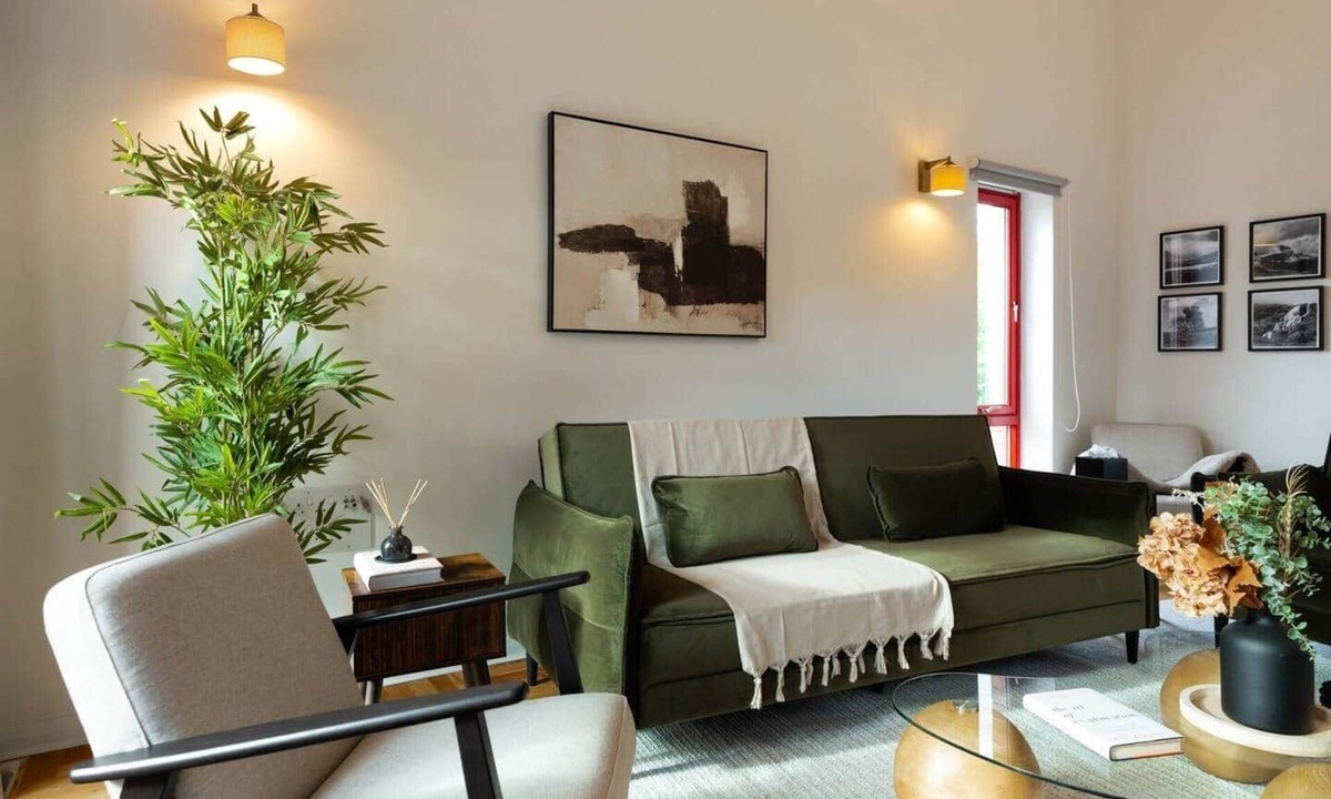 North West House | Botanic House - 3BR Home - Private Parking