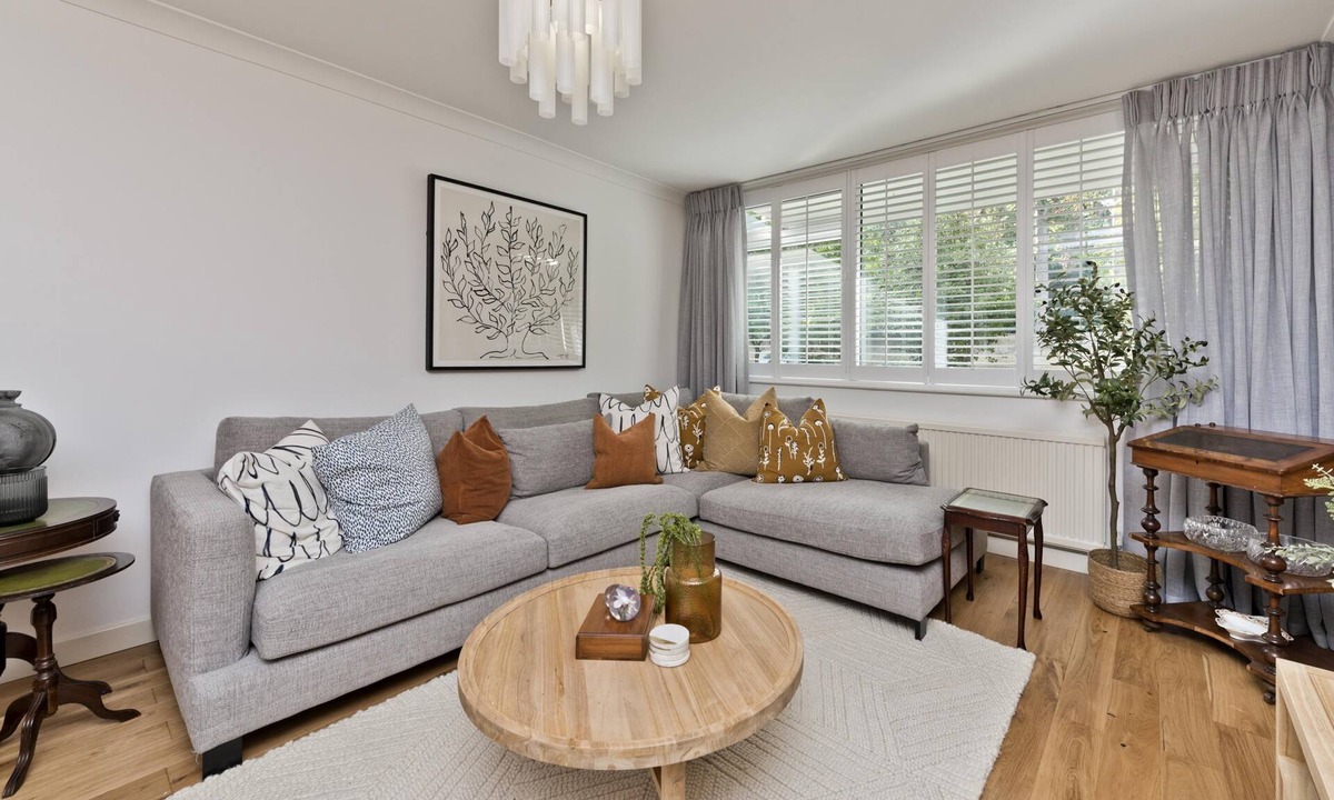 Kew Apartment | Botanical Bliss