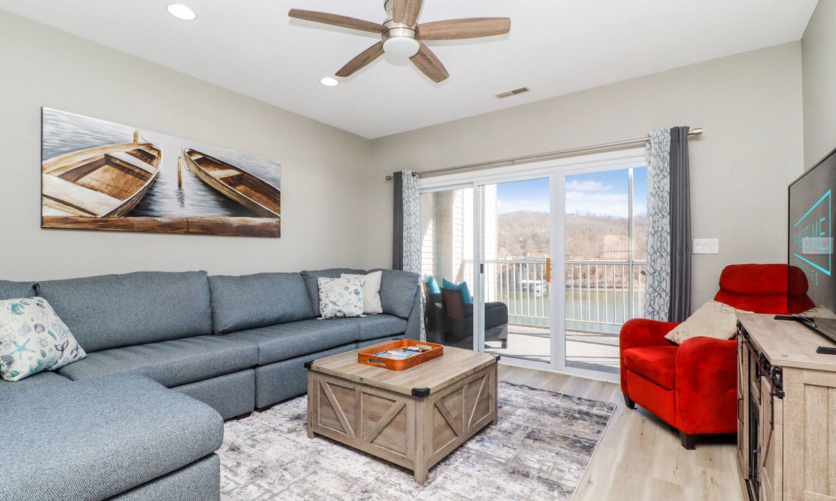 Camdenton Condo | Bottomless Retreat | Sleeping 6 Guests