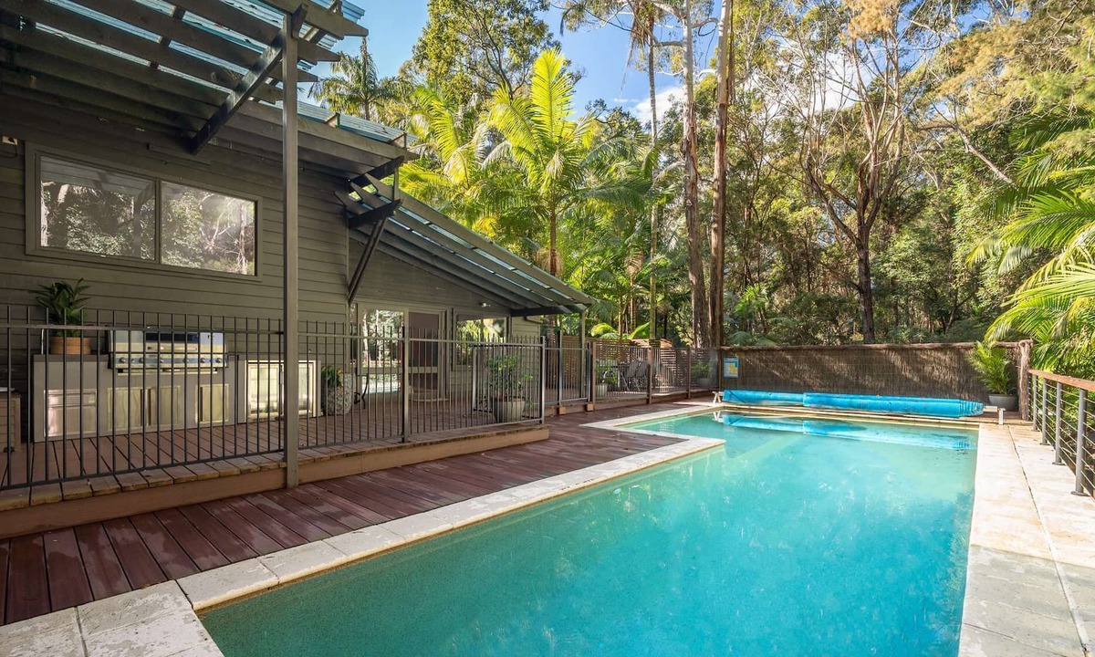 Macmasters Beach House | "Bouddi House" – Quiet & Close to Beach