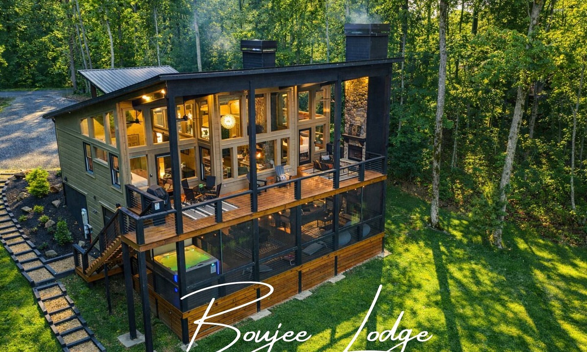 Epworth Cabin | Boujee Lodge | Luxe Cabin Game Rm Hot Tub + Views