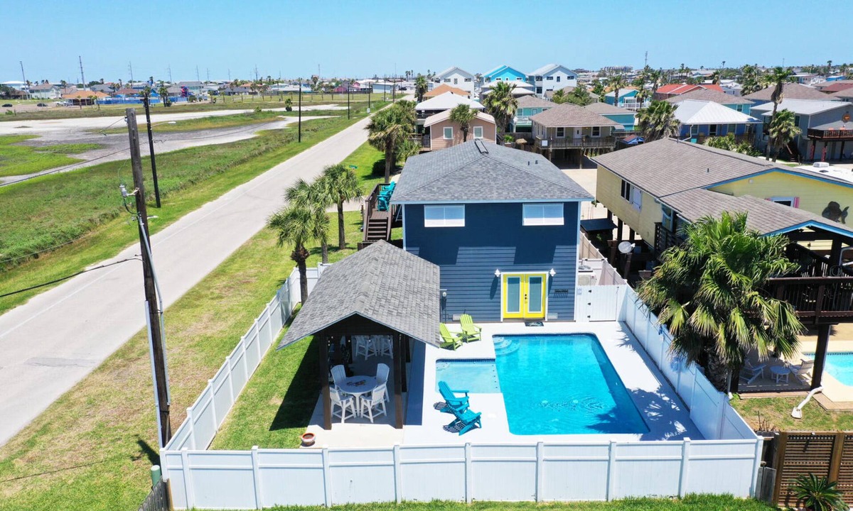 Leeward Sands House | Boujee Pelican by AvantStay | Pool+Game Room+Views