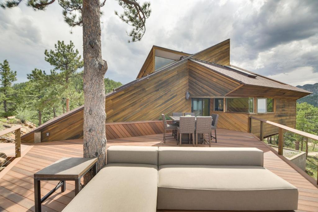 Boulder House | Boulder Barrett House on Mtn Peak with Hot Tub
