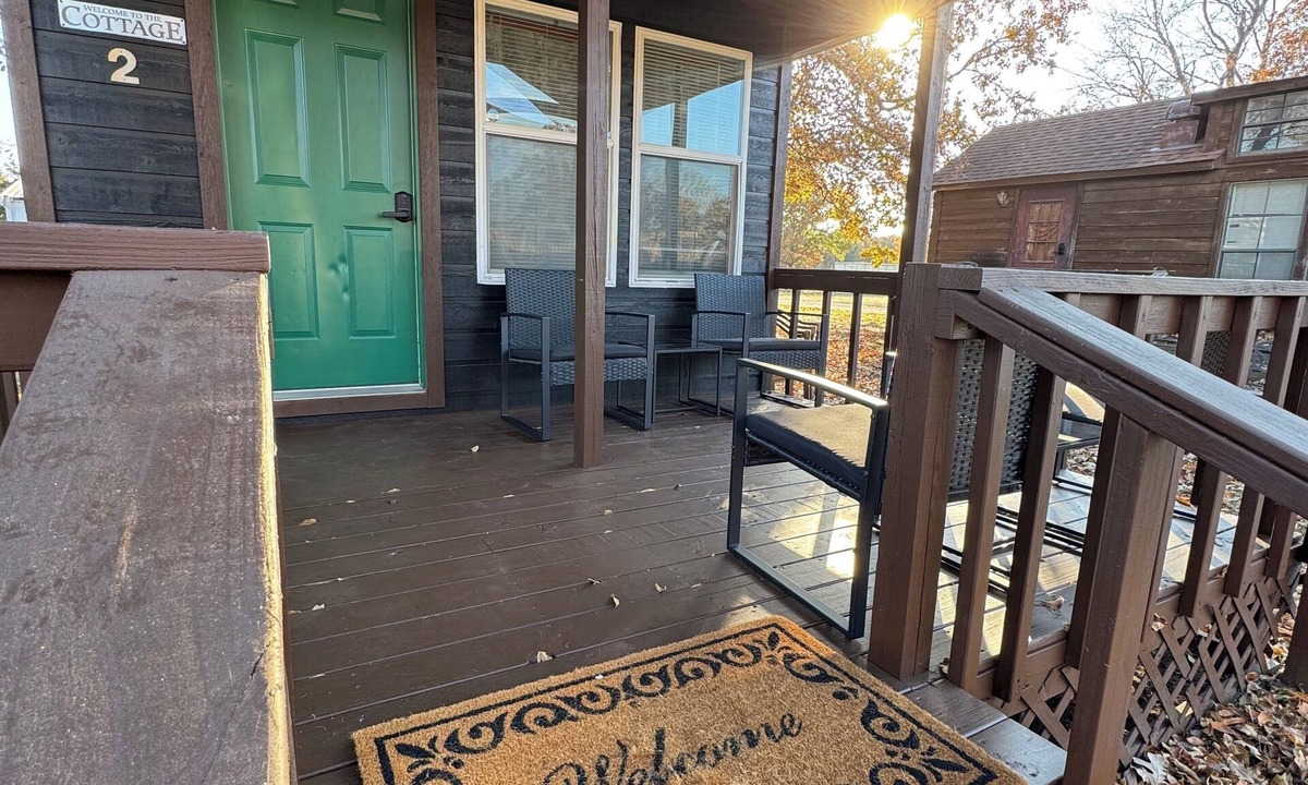 Texanna Cabin | Boulder Ridge Cabin 2: The Cottage - Newly Renovated Tiny Cabin